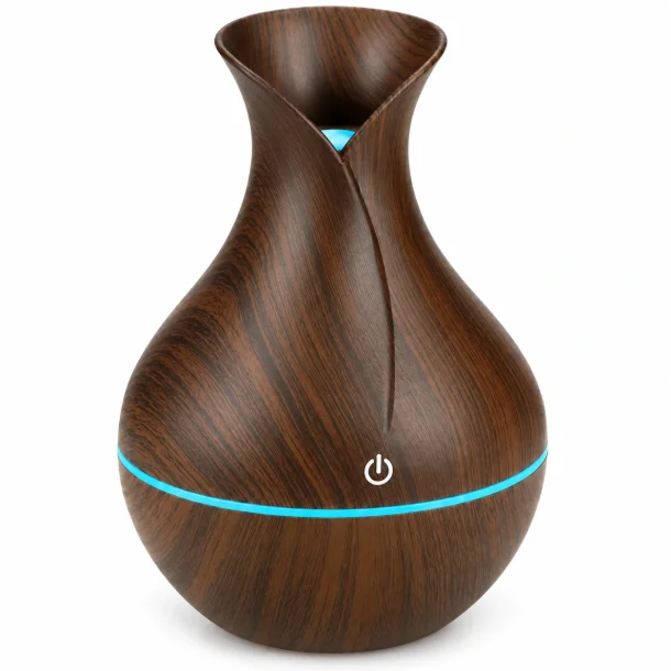 Aroma diffuser i m�rkt tr�look med bl� RGB-lysring og hvidt power-symbol.