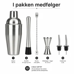 Barudstyr og cocktail shaker s�t med alle medf�lgende dele vist p� hvid baggrund til hjemmebar