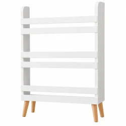 Hvid b�rnebogreol med tre opbevaringsniveauer, frontlameller og ben i naturtr� p� hvid baggrund.
