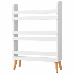 Hvid b�rnebogreol med tre opbevaringsniveauer, frontlameller og ben i naturtr� p� hvid baggrund.