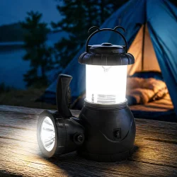 Campinglampe med lygte p� hvid baggrund til telt og udend�rs belysning