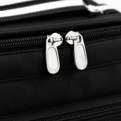 Cooler bag detaljebillede af lynl�s og slidst�rkt Oxford materiale p� vandt�t k�letaske