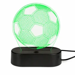 Fodbold lampe med 3D illusionseffekt og gr�nt LED-lys p� sort lampebase til b�rnev�relse