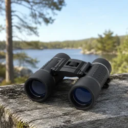 Friluftsliv kikkert placeret ved s� og natur til outdoor observation