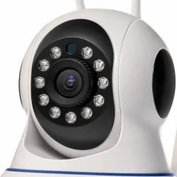 Kamera med nattesyn i detaljeret close-up med linse, infrar�de LED-dioder og roterbart kamerahoved
