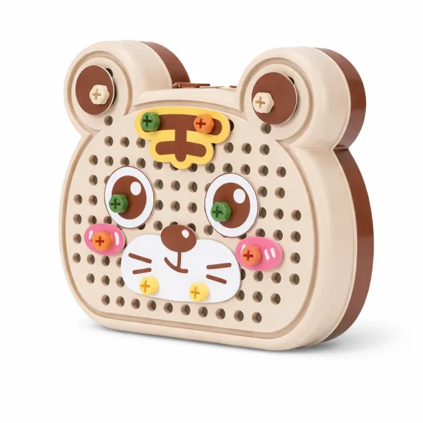 Konstruktionsleget�j med boremaskine byggeplade bj�rneformet aktivitetsleget�j