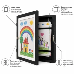 Kunstmappe til b�rnetegninger som sort ramme med l�ge, elastiske stropper til opbevaring af tegninger og illustrerede funktioner.
