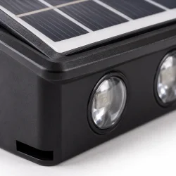 LED solcellelampe closeup med detaljer af solpanel og udend�rs lampehus
