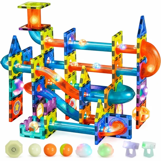 Farverig magnet kuglebane med 110 dele, transparente magnetic tiles, r�r, ramper og lysende kugler p� hvid baggrund