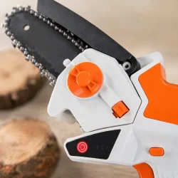 Detaljebillede af k�de og sv�rd p� mini k�desav batteri 6&rdquo;