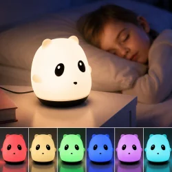 Natlampe til b�rn panda i brug med farver p� b�rnev�relse