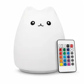 LED natlampe til b�rn formet som kat med fjernbetjening og USB opladning p� hvid baggrund