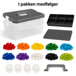 Opbevaringskasse til klodser med byggeplade med indhold og dele vist p� hvid baggrund