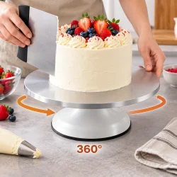 Kage p� drejefad, der demonstrerer fadets 360� drejefunktion under dekoration.