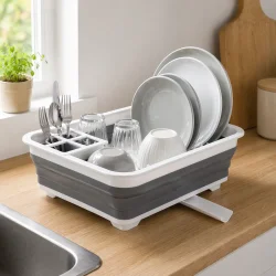sammenklappeligt opvaskestativ med afl�b og bestikholder i moderne k�kkenmilj�