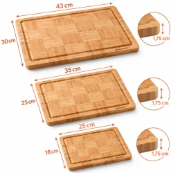 Tre bambussk�rebr�tter med m�l 43 � 30 cm, 35 � 25 cm og 25 � 18 cm samt tykkelse p� 1,75 cm.