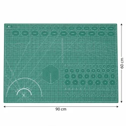 Gr�nt sk�reunderlag i A1-format med m�langivelser p� 90 cm i l�ngden og 60 cm i bredden.