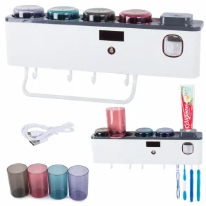 Tandb�rsteholder med UV-sterilisering og tandpastadispenser vist som komplet produkt med 4 krus, USB-opladning og praktisk opbevaring til hele familien
