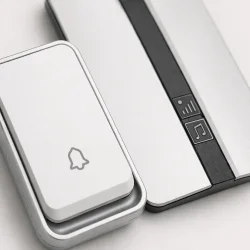 Detalje af tr�dl�s d�rklokke uden batteri og trykknap