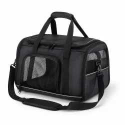 Transporttaske til hund og kat p� hvid baggrund med ventilation, skulderrem og bl�d b�retaske til sm� k�ledyr