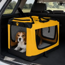 Hundebur til bil med hund i bagagerum under k�retur med god ventilation og foldbar konstruktion