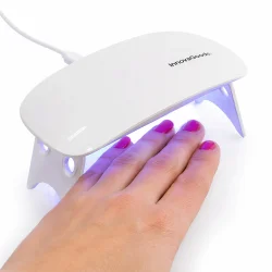 uv lampe til negle i brug til h�rdning af gellak manicure