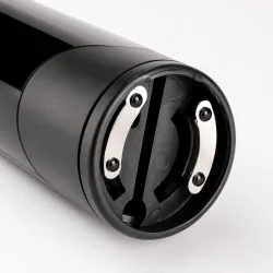 Foliesk�rer til vin�bner med sk�reblade i close-up